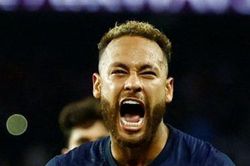 Neymar 'có cách' không bị treo giò ở vòng 1/8 Champions League