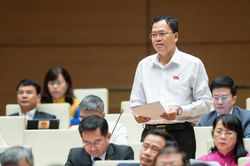 Tiền lương chậm điều chỉnh, cán bộ, công chức chuyển sang khu vực tư