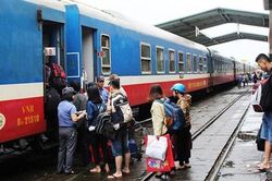 Giá vé tàu hỏa tiếp tục giảm mạnh trước Tết