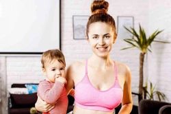 Vừa sinh con có nên ăn kiêng giảm cân không