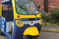 Truy bắt tội phạm bằng… xe tuk-tuk