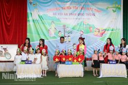 Chuyên đề 'Bé với an toàn giao thông'