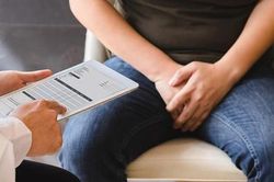 Người đàn ông 33 tuổi nhập viện vì bị cương cứng nhiều giờ sau khi thử thuốc lá điện tử mới