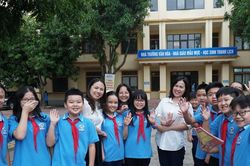 Những thủ khoa giáo viên chủ nhiệm giỏi sẵn sàng làm bạn, 'đu trend' với học trò