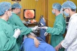 Nuốt vướng khi ăn, tưởng viêm họng hóa ung thư thực quản