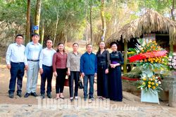 Đoàn công tác Đại sứ quán Lào thăm Khu di tích Quốc gia đặc biệt Tân Trào và vùng chuyên canh bưởi xã Phúc Ninh