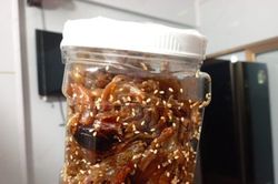 'Sợ hãi tột độ' trước sự hiện diện của loài gián khắp mặt trận ăn uống
