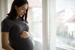 Những việc nhà phụ nữ mang thai cần tránh