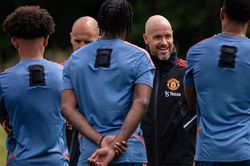 Lindelof: 'Erik ten Hag đang tạo sự khác biệt tại MU'