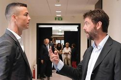 Juventus gặp sai phạm về tài chính: Rắc rối mới cho… Ronaldo