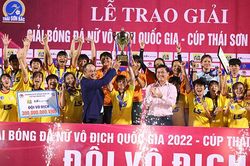 HLV Đoàn Thị Kim Chi giúp TPHCM 1 đi vào lịch sử bóng đá Việt Nam