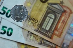 EU đóng băng 17 tỷ euro của Nga
