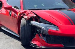 Ferrari tông chết người: Siêu xe lao rất nhanh, rít như tiếng máy bay