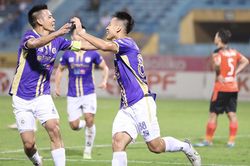 Hà Nội 3-0 Đà Nẵng: Quà sinh nhật bầu Hiển