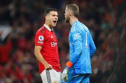 Diogo Dalot đá cực 'cháy', nói rõ tương lai MU