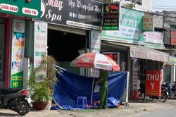 Bước vào nhà khi vừa đi học về, con gái phát hiện cảnh tượng kinh hoàng
