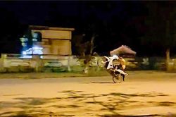 Thanh niên lại tụ tập đua xe ở thị trấn Khe Sanh