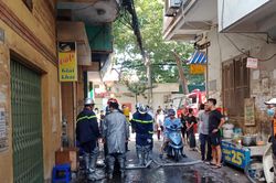 Cận cảnh hiện trường vụ cháy nhà dân trong ngõ Cẩm Văn