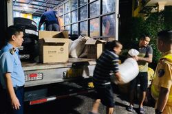 Thu giữ gần 500kg nguyên liệu trà sữa không rõ nguồn gốc