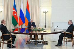 Tổng thống Putin và lãnh đạo Azerbaijan, Armenia đạt tuyên bố chung