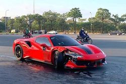 Công an Hà Nội thông tin về vụ xe Ferrari đâm xe máy khiến 1 người tử vong