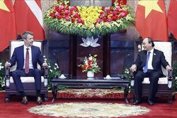 Chủ tịch nước Nguyễn Xuân Phúc tiếp Thái tử kế vị Đan Mạch Frederik