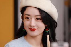 Rộ tin Triệu Lệ Dĩnh là 'tiểu tam' cướp người yêu của đàn em kém nổi?