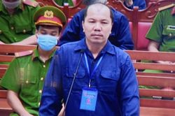 'Lái tàu' vụ buôn lậu xăng 200 triệu lít xăng liên tục kêu oan
