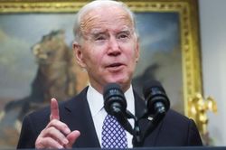Một tuần trước bầu cử Mỹ, ông Biden xoáy vào vấn đề giá xăng dầu