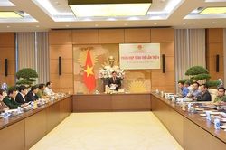 Ủy ban Quốc phòng và An ninh họp phiên toàn thể thứ tư