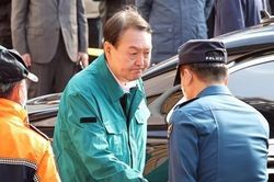 Vụ giẫm đạp ở Seoul: Nhiều cuộc gọi cầu cứu rơi vào hư không