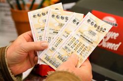 Người trúng độc đắc Powerball 1 tỷ USD có thể nhận về bao nhiêu