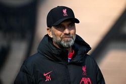 Klopp tuyên bố còn lâu mới rời ghế lái trưởng Liverpool