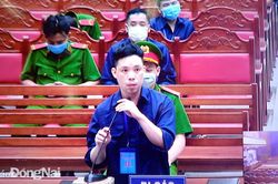 Phiên tòa xét xử đại án buôn lậu xăng: Lương và tất cả các khoản tiền nhận được trong quá trình phạm tội của đường dây buôn lậu đều được xem là tiền thu lợi bất chính và bị tịch thu