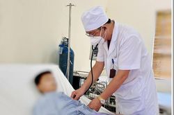 Nam sinh 12 tuổi bị sốc phản vệ phải cấp cứu do bị ong mặt quỷ đốt