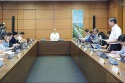 Hoàn thiện thể chế về bảo vệ quyền lợi người tiêu dùng