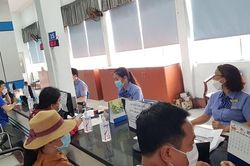 Đổi trả vé tàu Tết có thể mất phí tới 30%