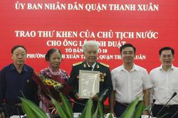 Trao thư khen của Chủ tịch nước cho công dân 23 năm vận động hiến máu