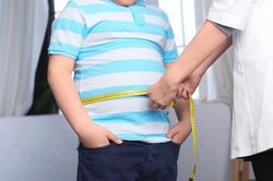 Cha mẹ cần làm gì khi có con béo phì?