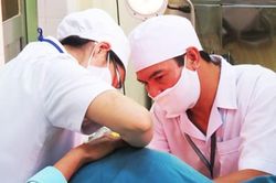 Chủ quan với bệnh trĩ, chàng trai trẻ gặp chuyện đáng sợ
