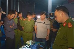 Phát hiện người đàn ông mang súng và 25 viên đạn vào quán bar