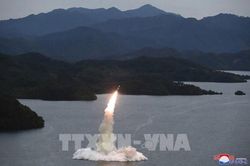 BREAKING NEWS: Triều Tiên liên tiếp phóng tên lửa đạn đạo
