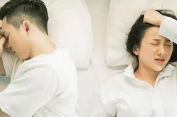 Ngất lịm khi chồng báo tin ngôi nhà sẽ bị tịch thu vào tháng sau