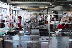 Giáo dục Tin tức giáo dục Gắn đào tạo nghề với xây dựng nguồn nhân lực cho ngành du lịch