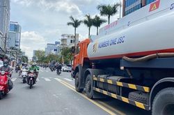 Sở GTVT Hà Nội lên tiếng trước thông tin xe chở xăng dầu không được cấp phép vào nội đô ban ngày