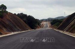 Lùi thời gian hoàn thành cao tốc Cam Lộ - La Sơn