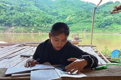 Hộ nghèo, cận nghèo sẽ được hỗ trợ điện thoại thông minh