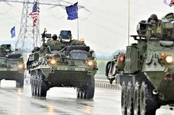 Nga cáo buộc NATO tăng mạnh số quân gần biên giới