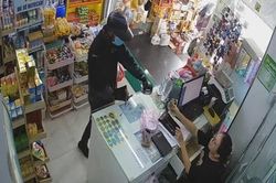 Cần cảnh giác, phát hiện và báo với cơ quan Công an về 'nữ quái' lừa tiền ở Quảng Trị