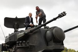 Đức thấy mình 'rơi vào tình thế nguy hiểm' vì cuộc xung đột Ukraine